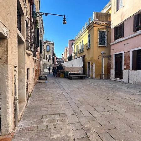 Rio Terà Cannaregio 4723 *